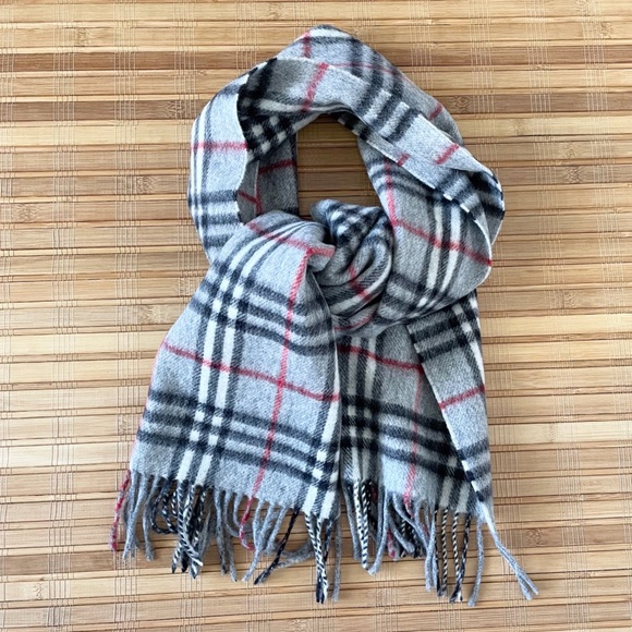 Vintage Burberrys of London Lambswool Scarf - Picture 3 of 5